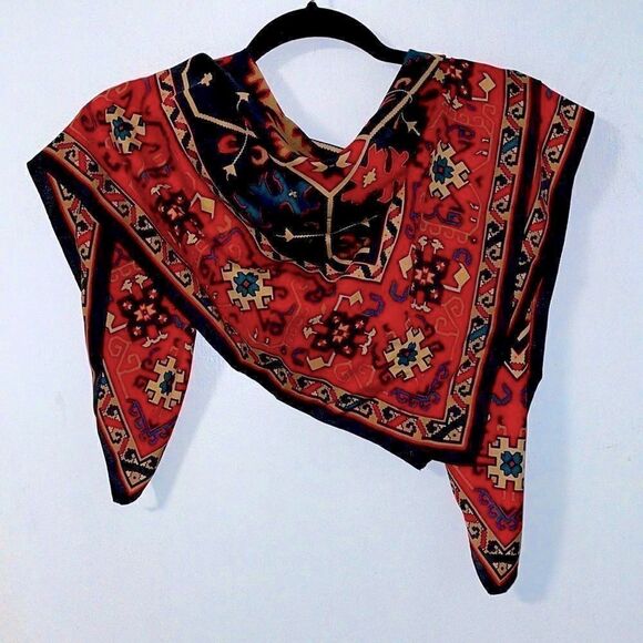 Classic geometric print square scarf made in Italy  polyester EUC - Picture 1 of 5